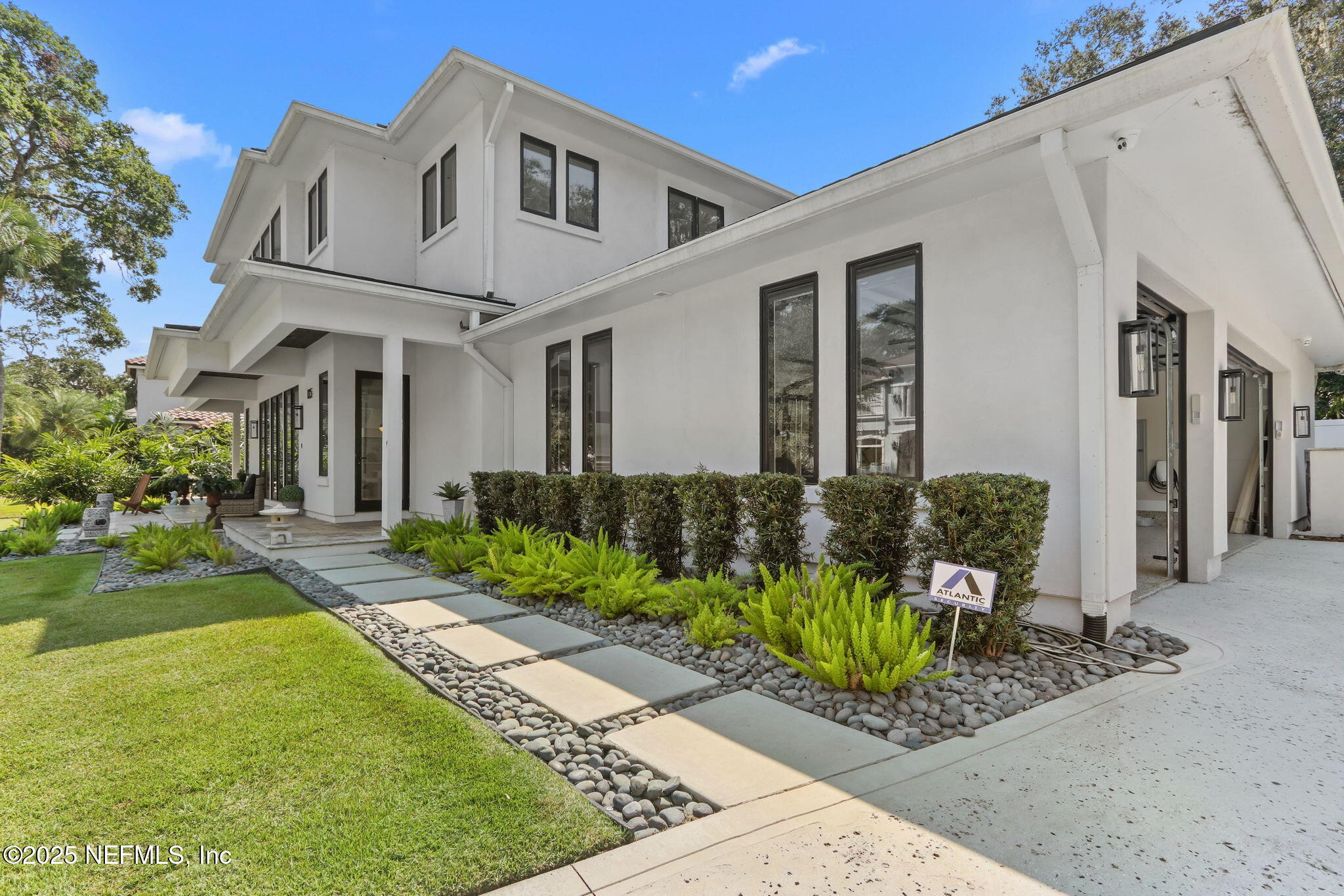 105 BENT OAK Drive