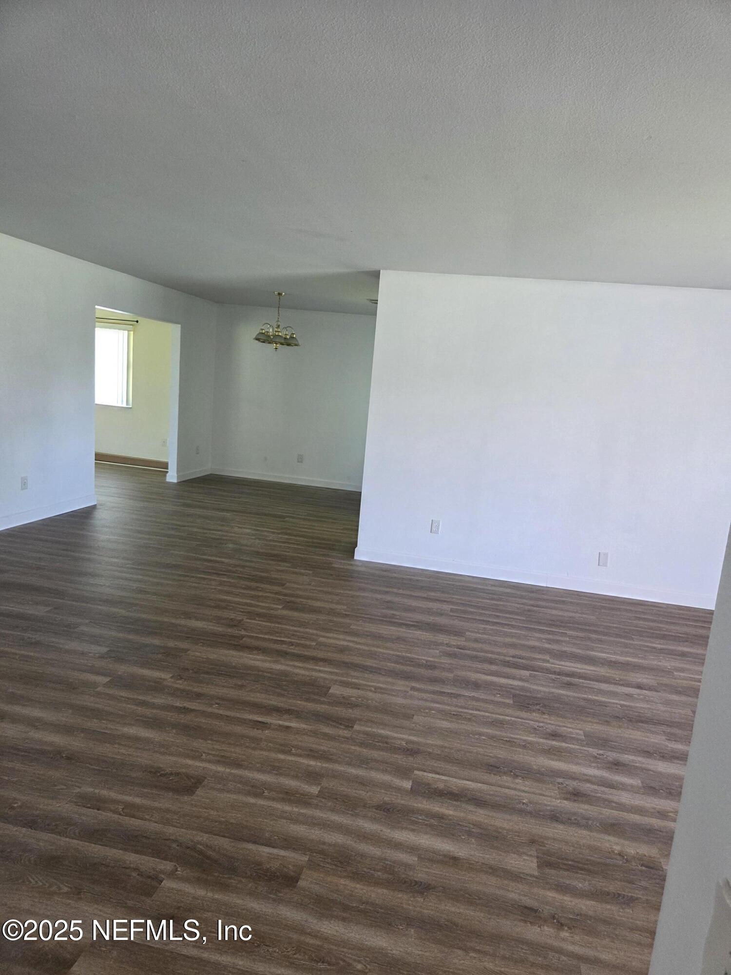 1204 RIVIERA Drive NE