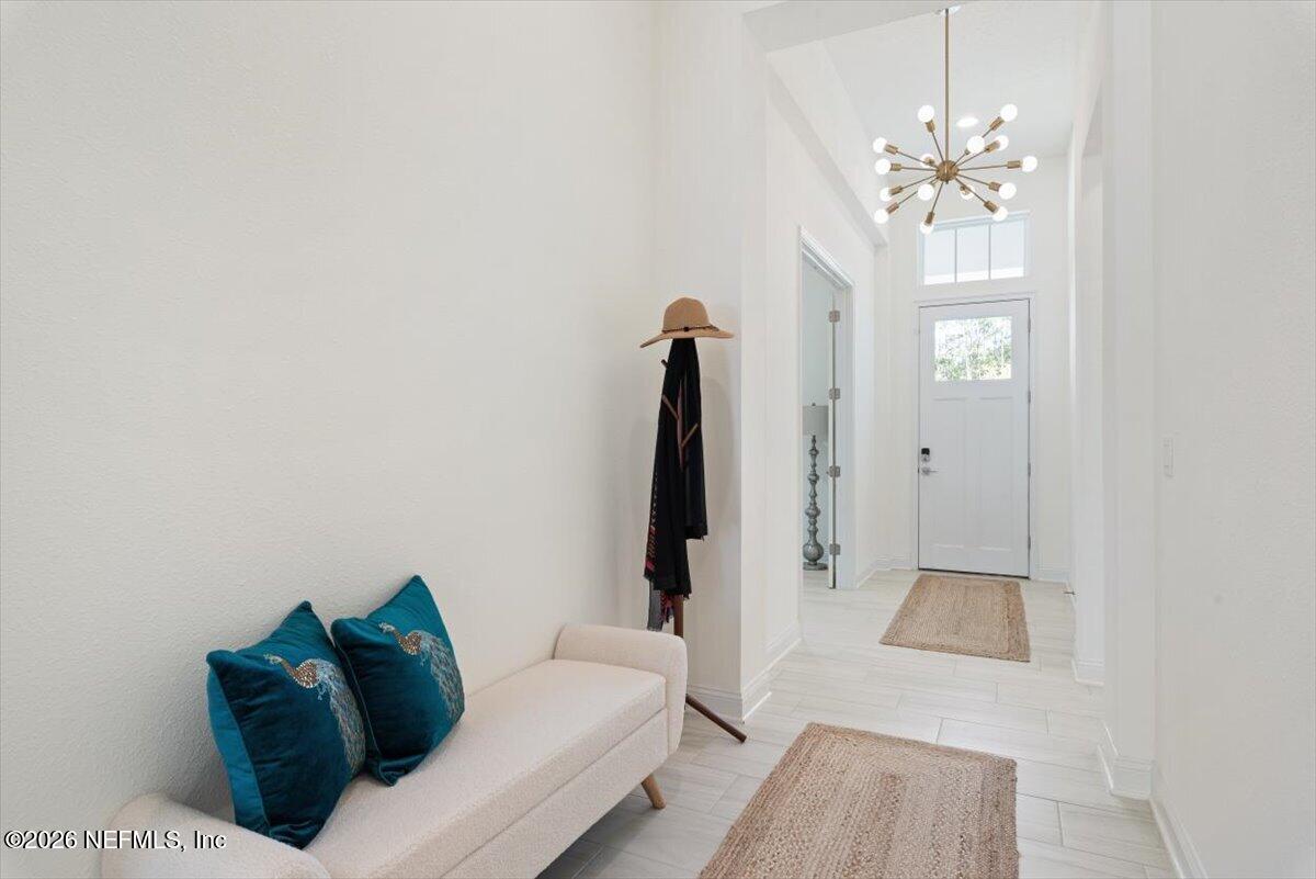 431 PALM CREST Drive