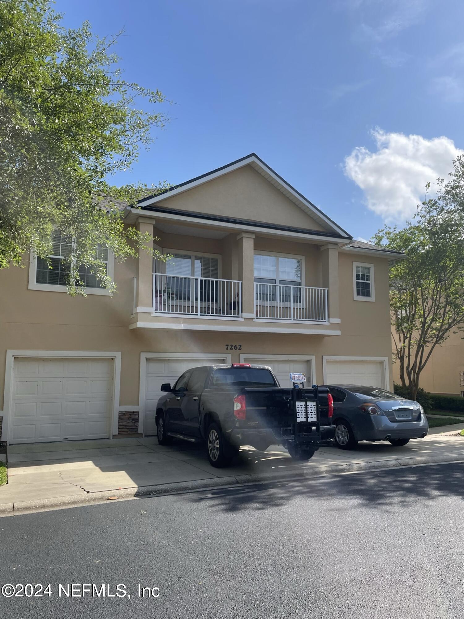 Jacksonville, FL home for sale located at 7262 Deerfoot Point Circle Unit 2-3, Jacksonville, FL 32256