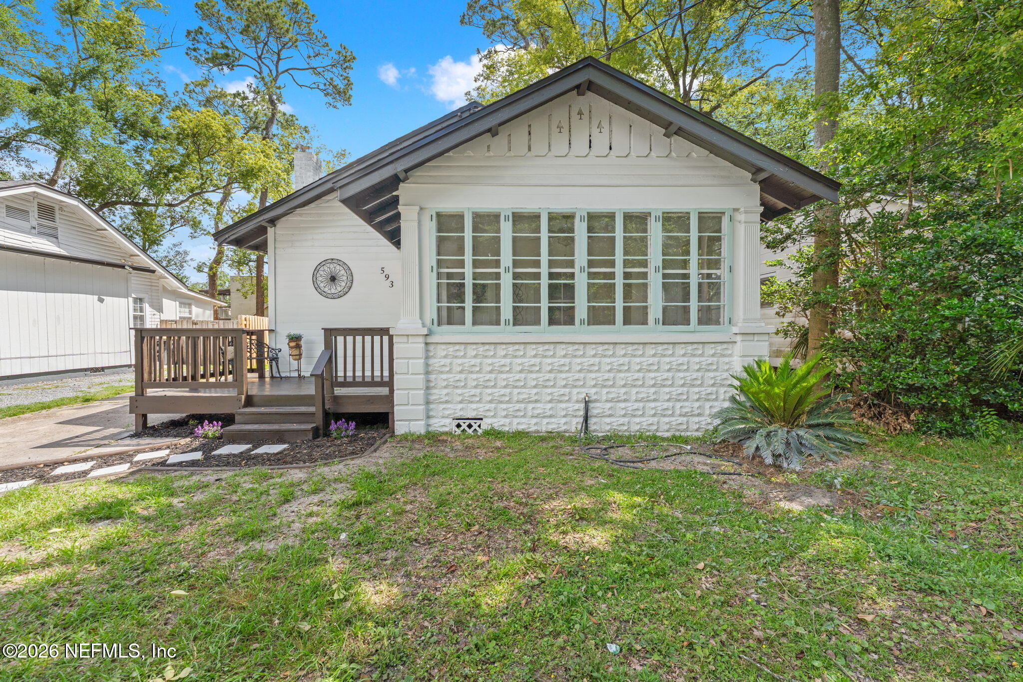 593 TALBOT Avenue