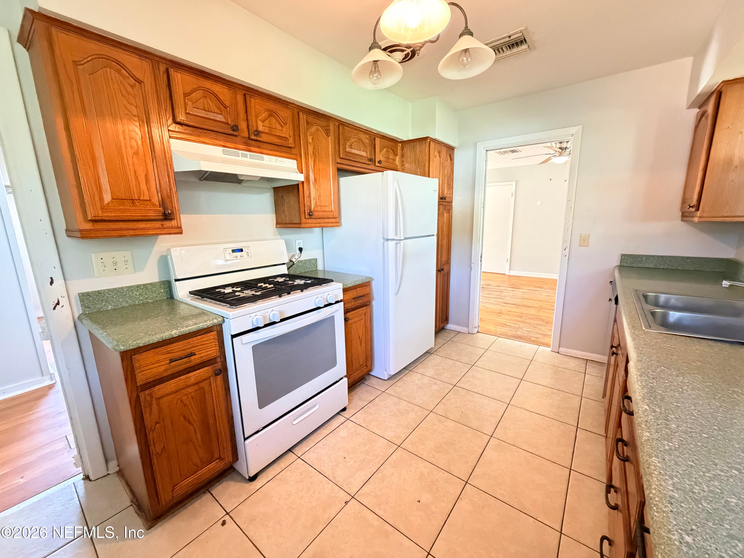 2406 LIGUSTRUM Road