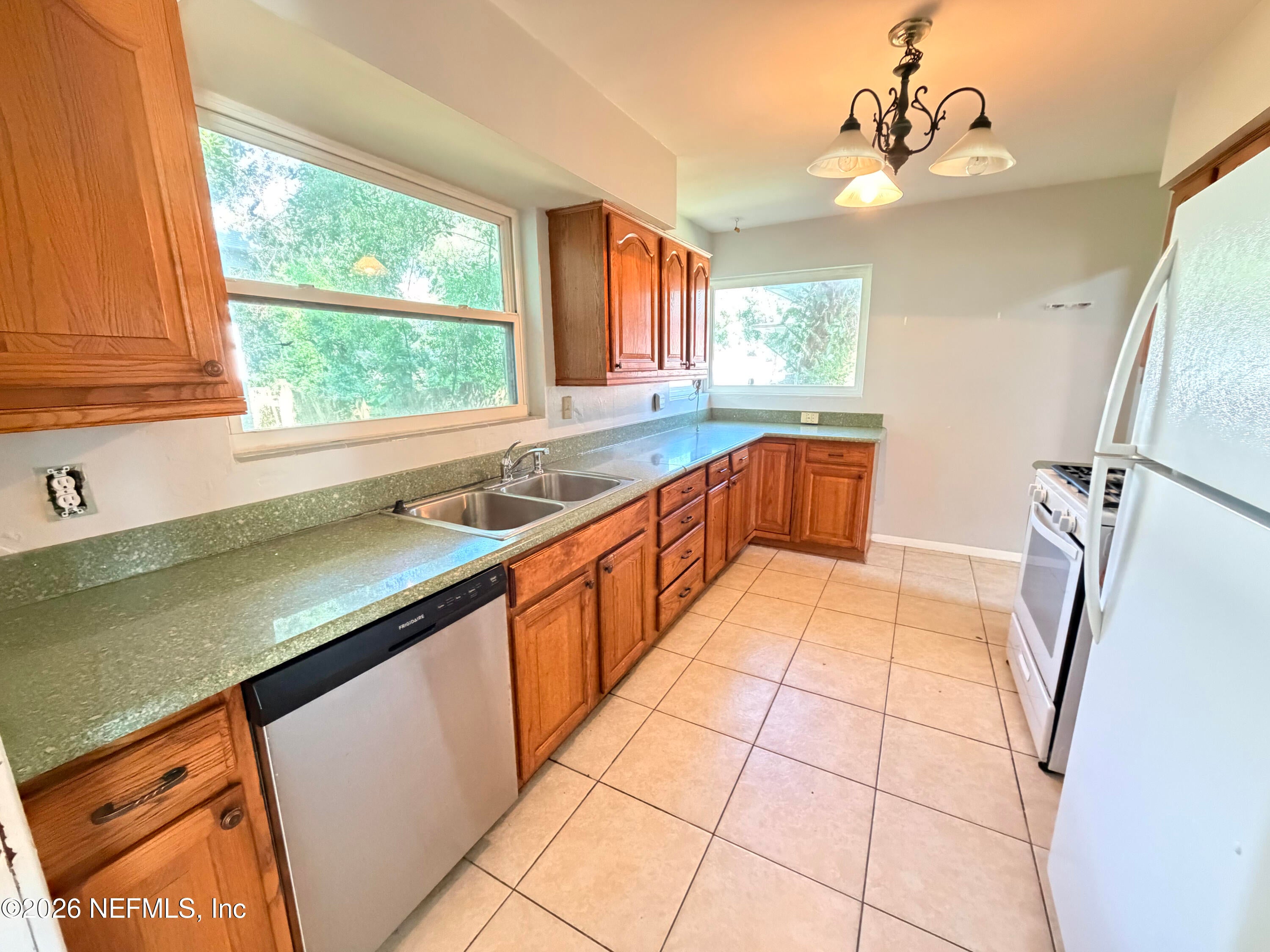 2406 LIGUSTRUM Road