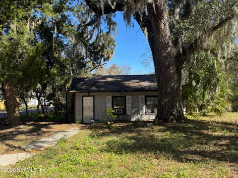 Photo of 7035 ELWOOD Avenue, Jacksonville, FL 32208 (MLS # 2130125)