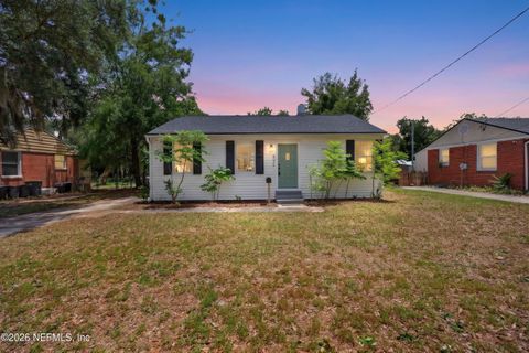 Photo of 8073 WAKEFIELD Avenue, Jacksonville, FL 32208 (MLS # 2145774)