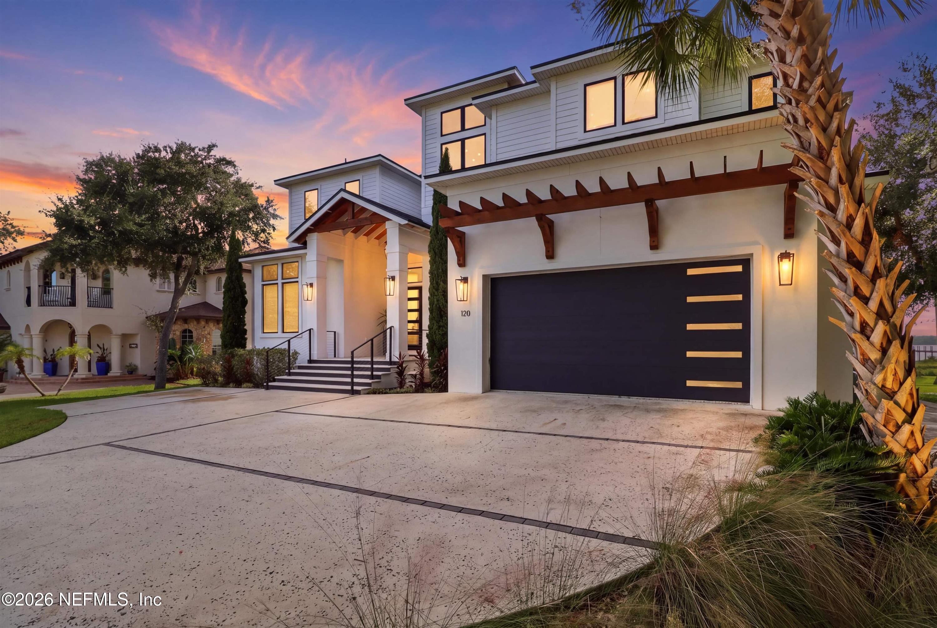 120 GRAND OAKS Drive