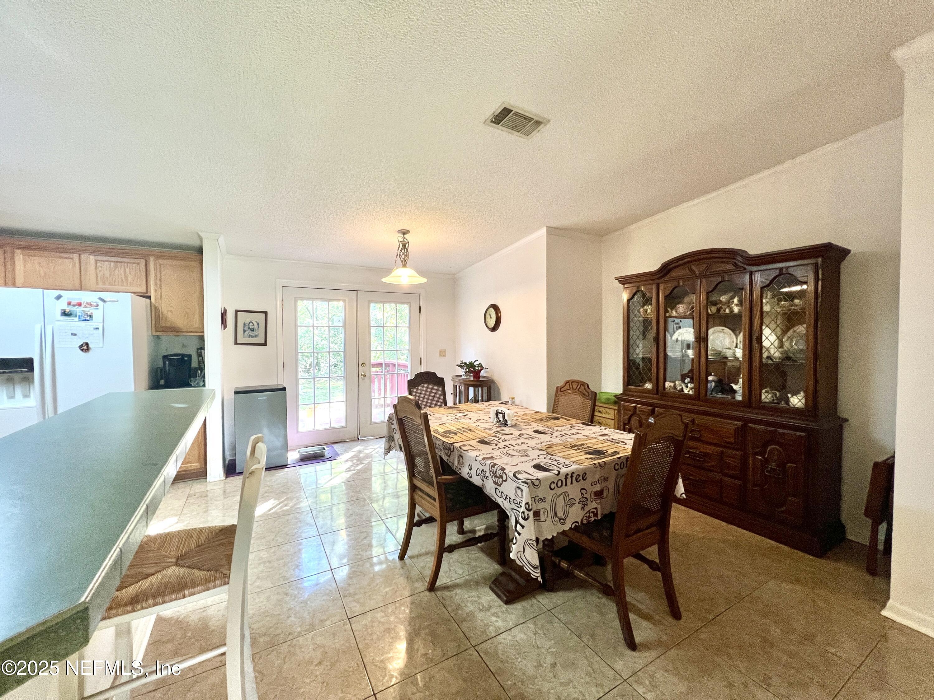 2461 SILVER MOSS Circle