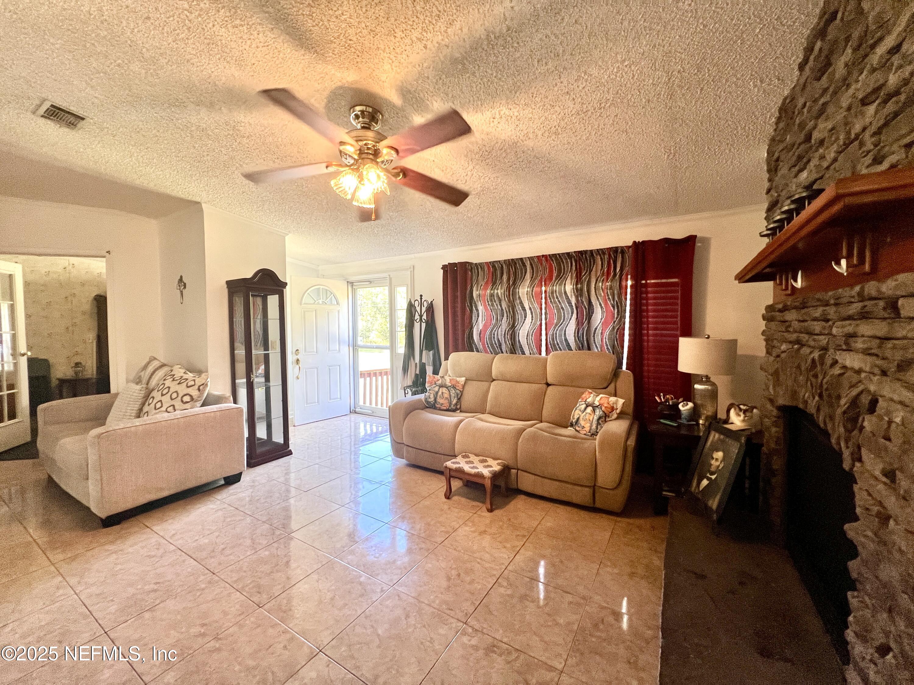 2461 SILVER MOSS Circle