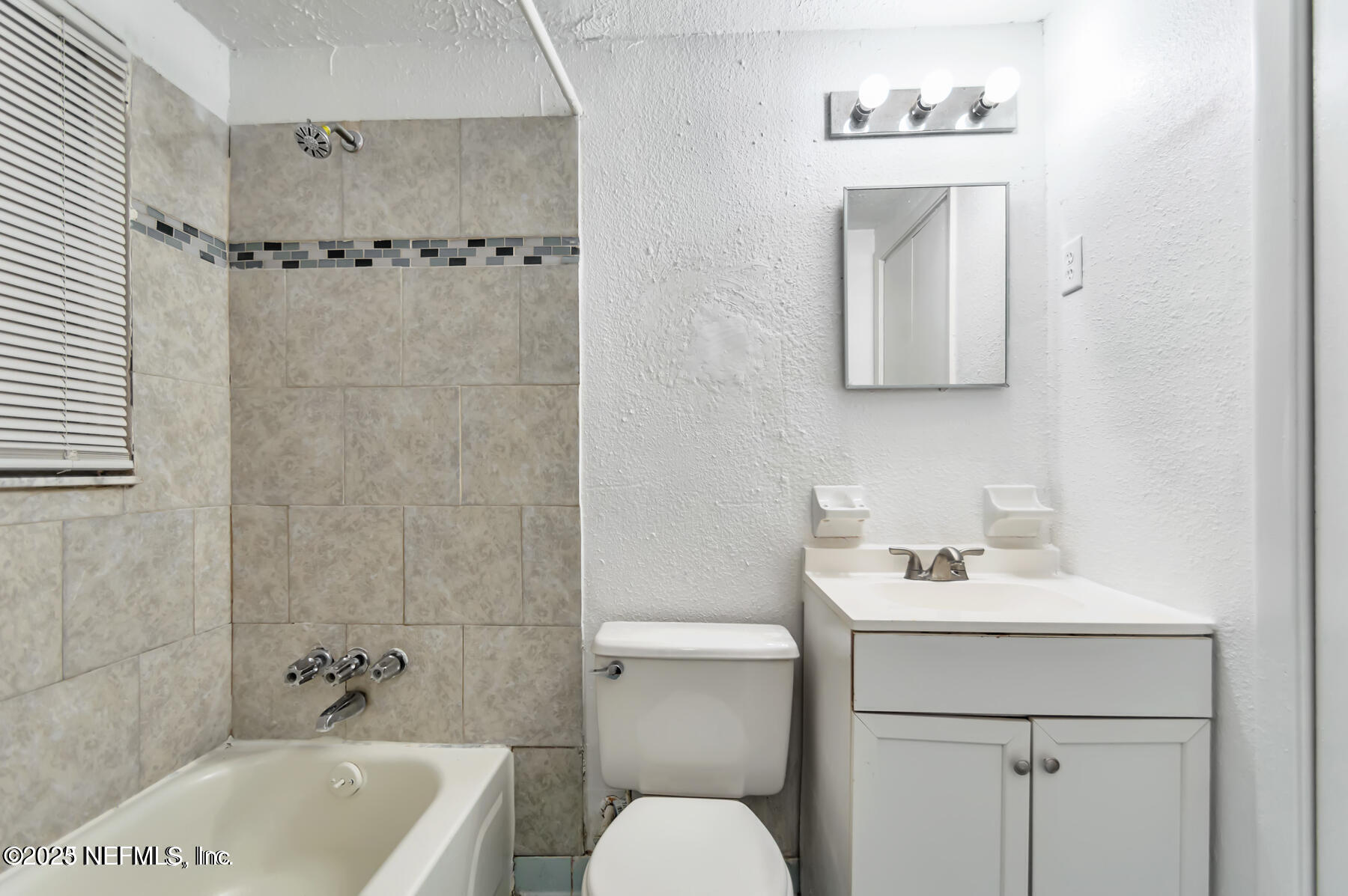 1359 W 31ST Street