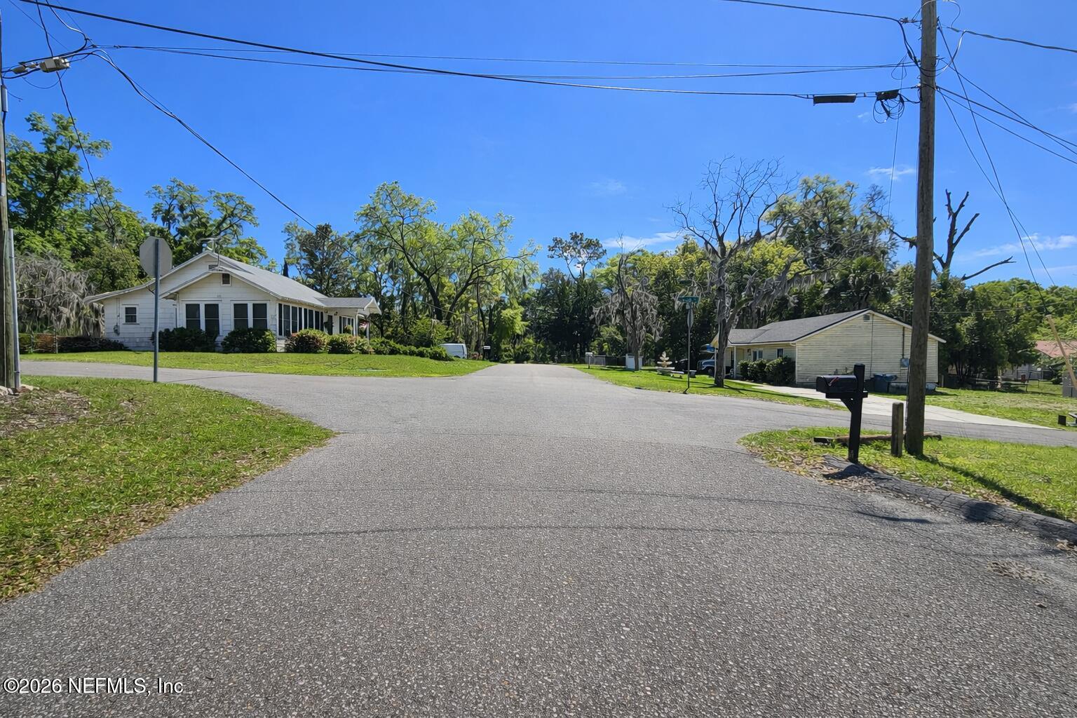 9604 WOODLAND Avenue