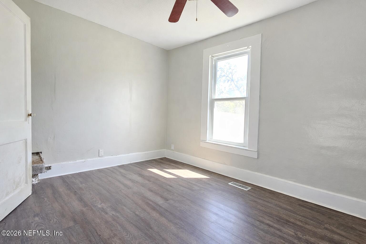 9604 WOODLAND Avenue