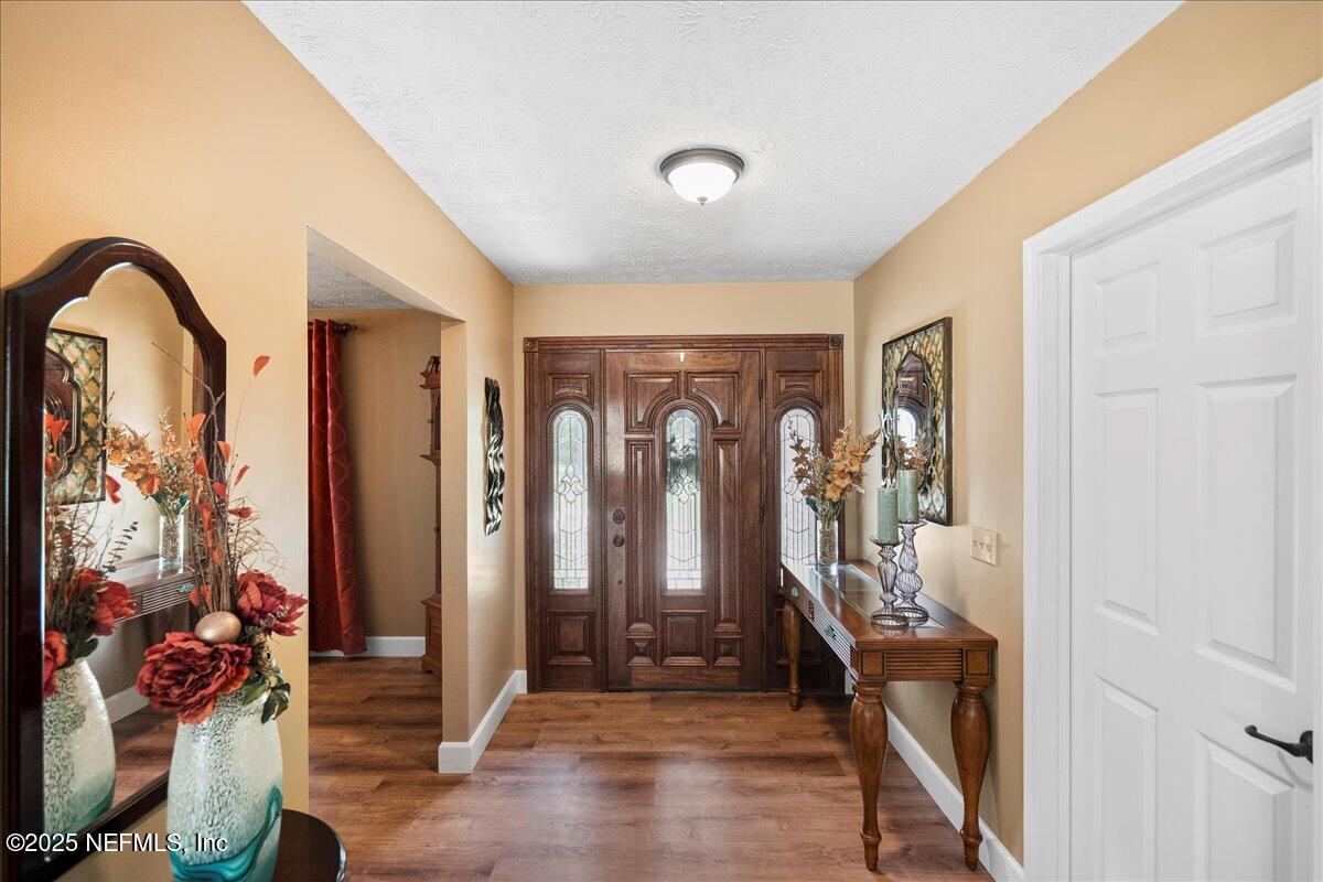 1542 SURREY GLEN Cove