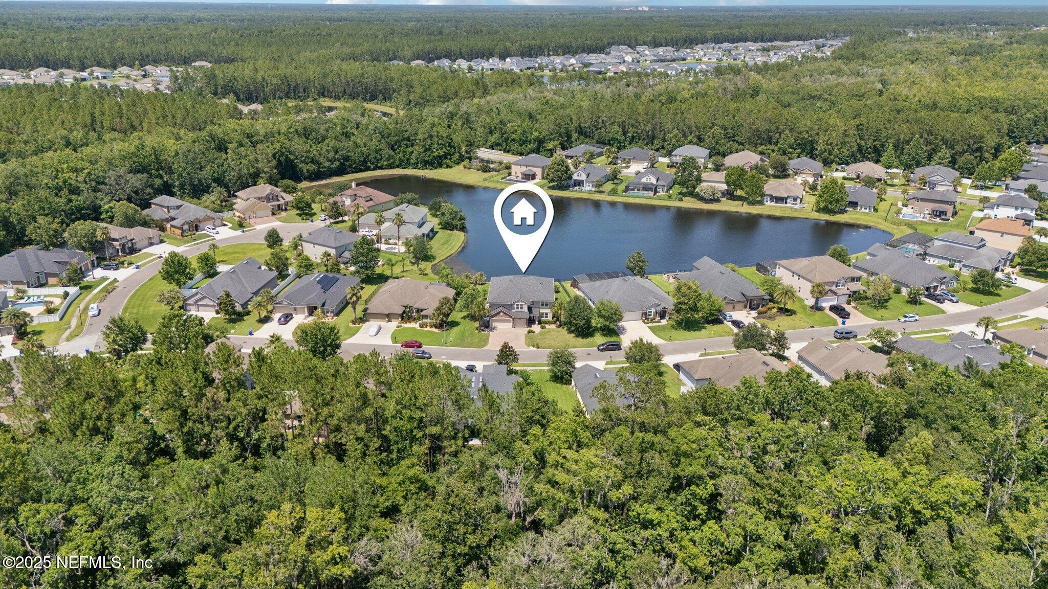 738 W KINGS COLLEGE Drive