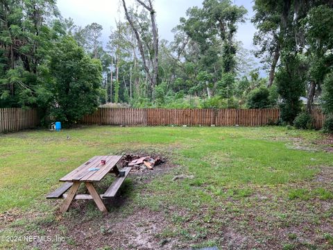 A home in Palatka