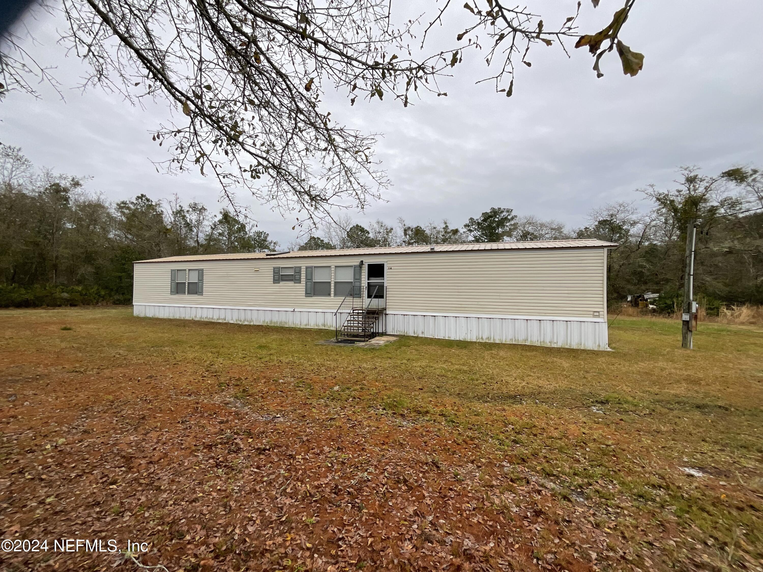 Palatka, FL home for sale located at 114 ROGERS Lane, Palatka, FL 32177