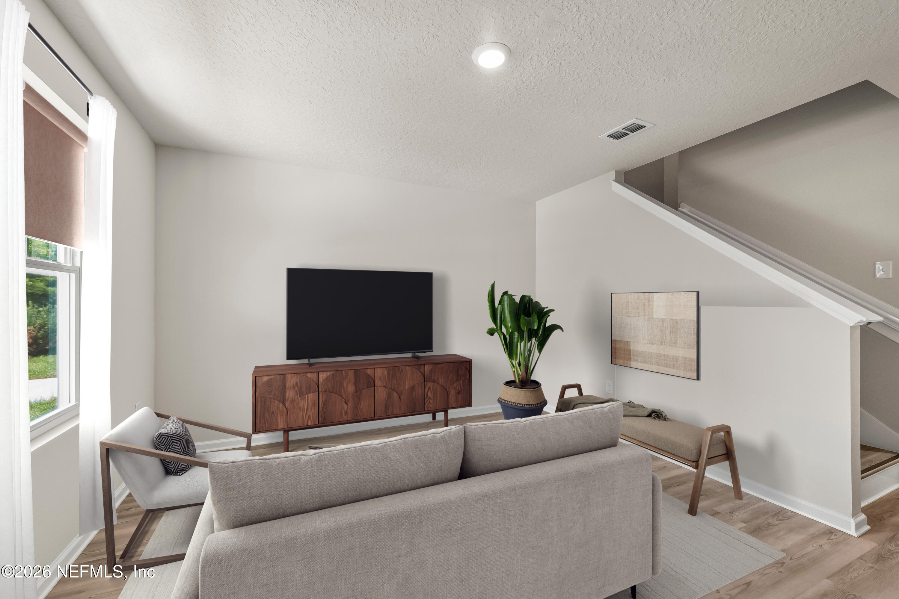 5914 MONCRIEF Road W