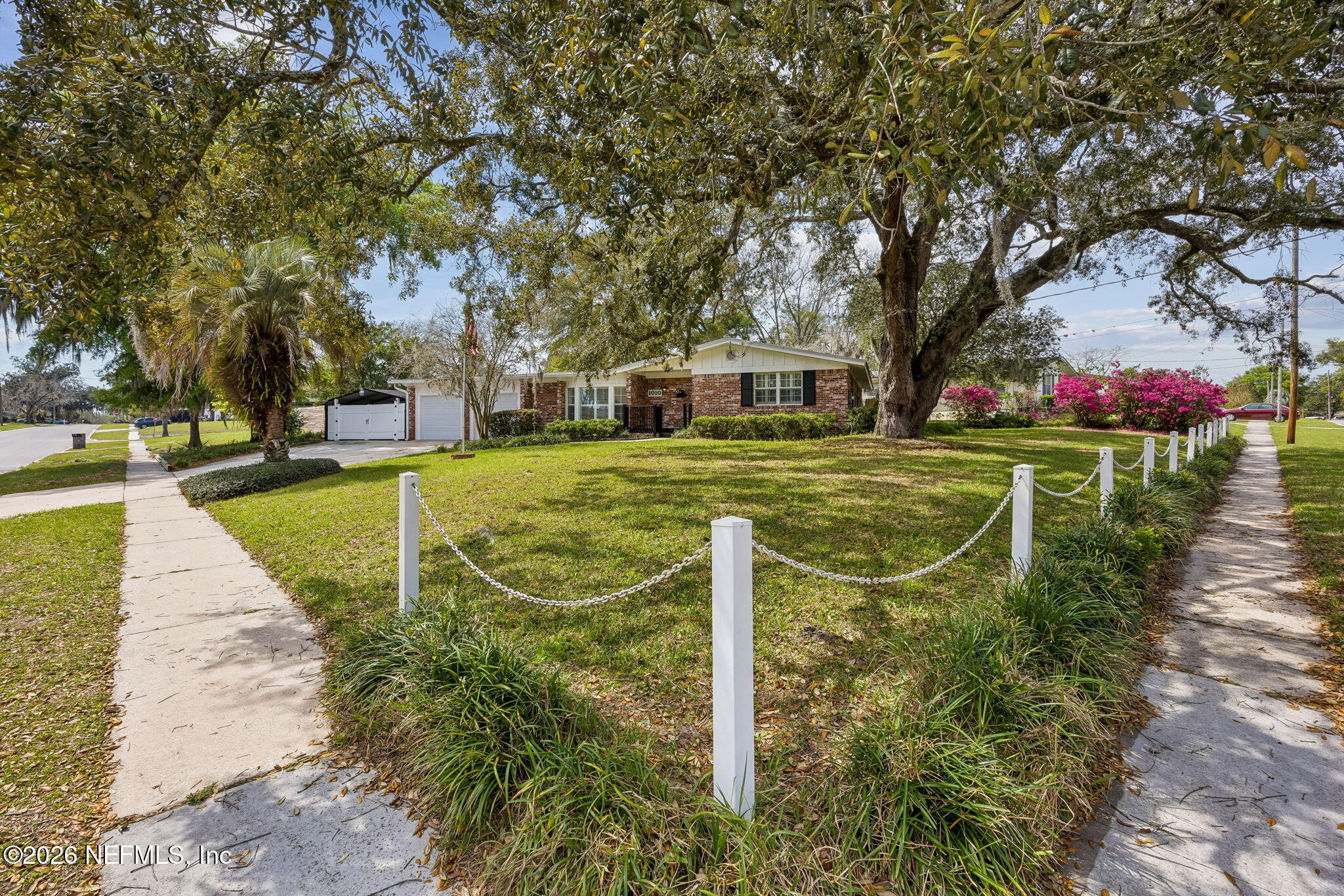 1010 PALISADES Drive