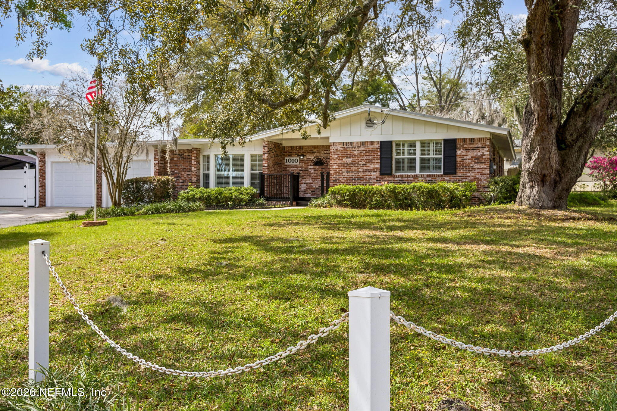 1010 PALISADES Drive