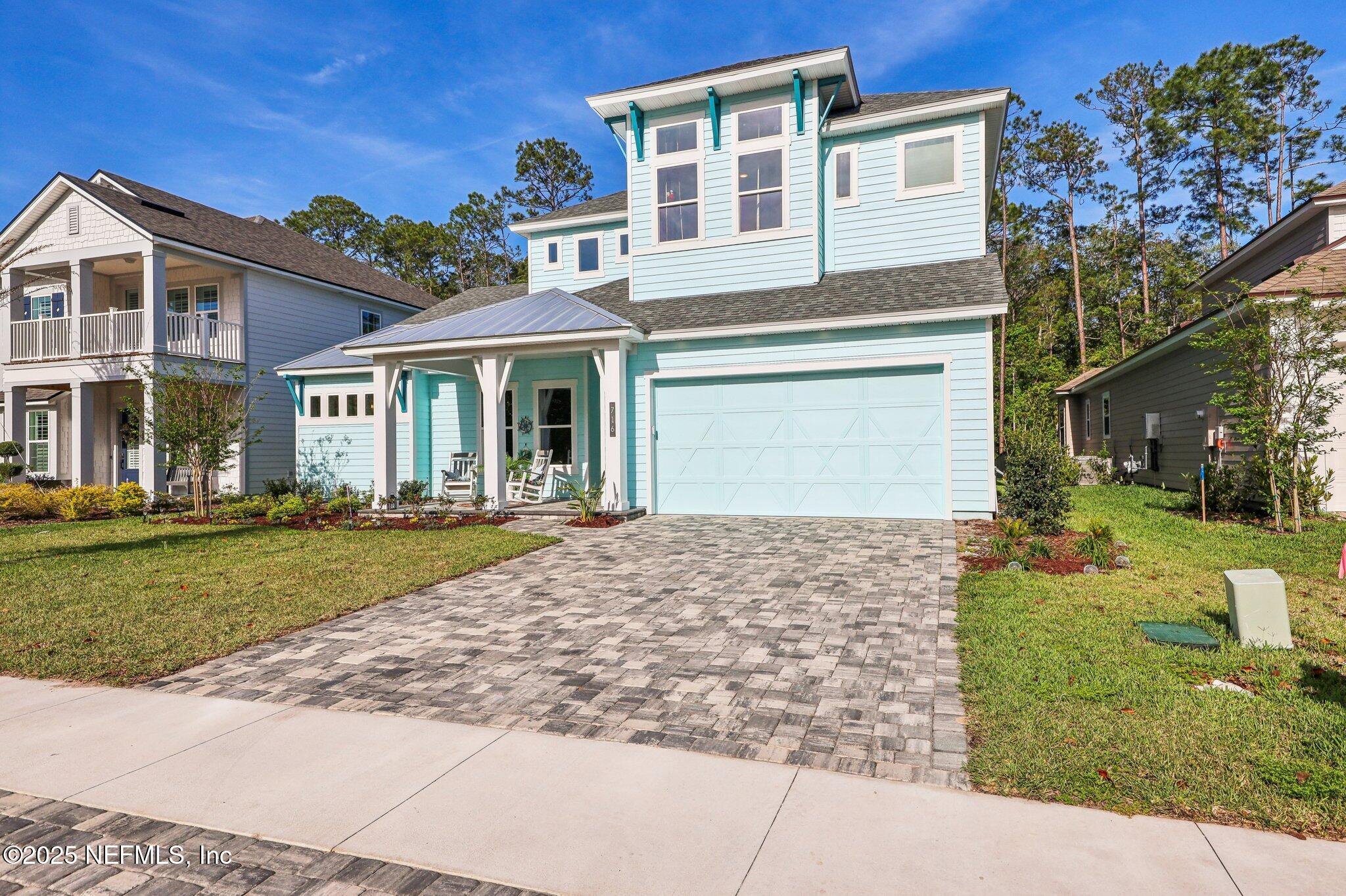716 PALM CREST Drive