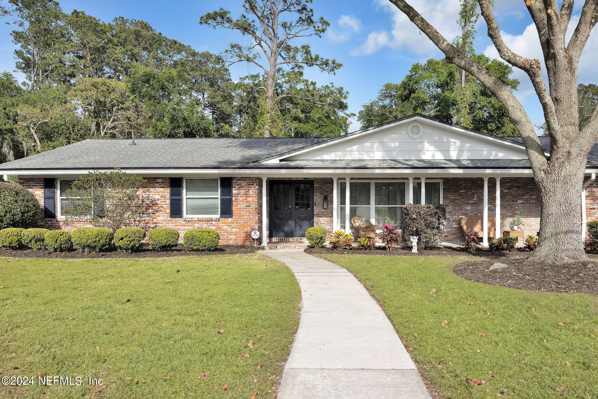 Jacksonville, FL home for sale located at 8647 San Servera Drive E, Jacksonville, FL 32217