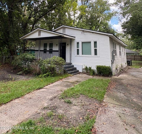 Photo of 5779 SW CARVER Circle SW, Jacksonville, FL 32208 (MLS # 2163907)