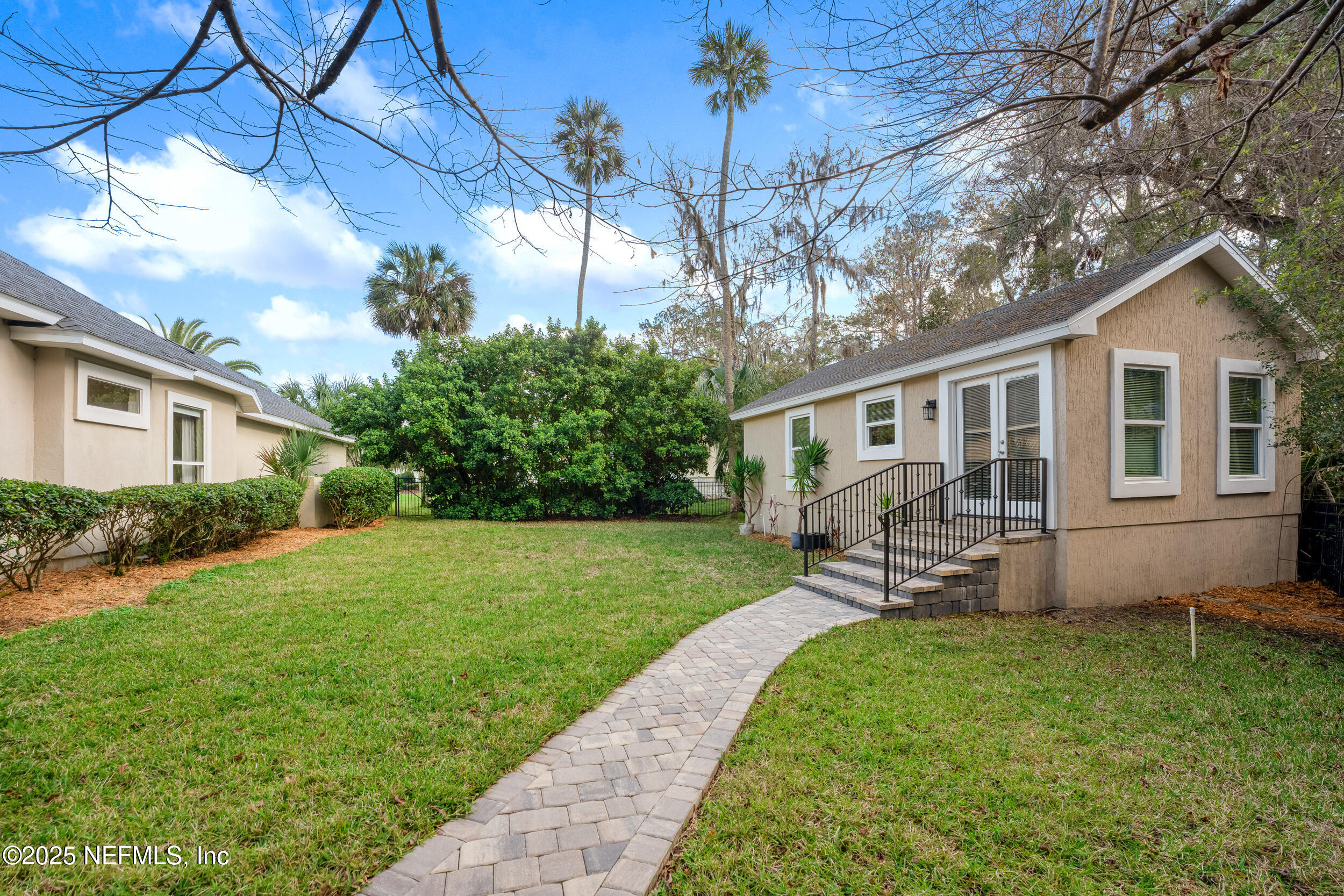 616 BROOKWOOD Court