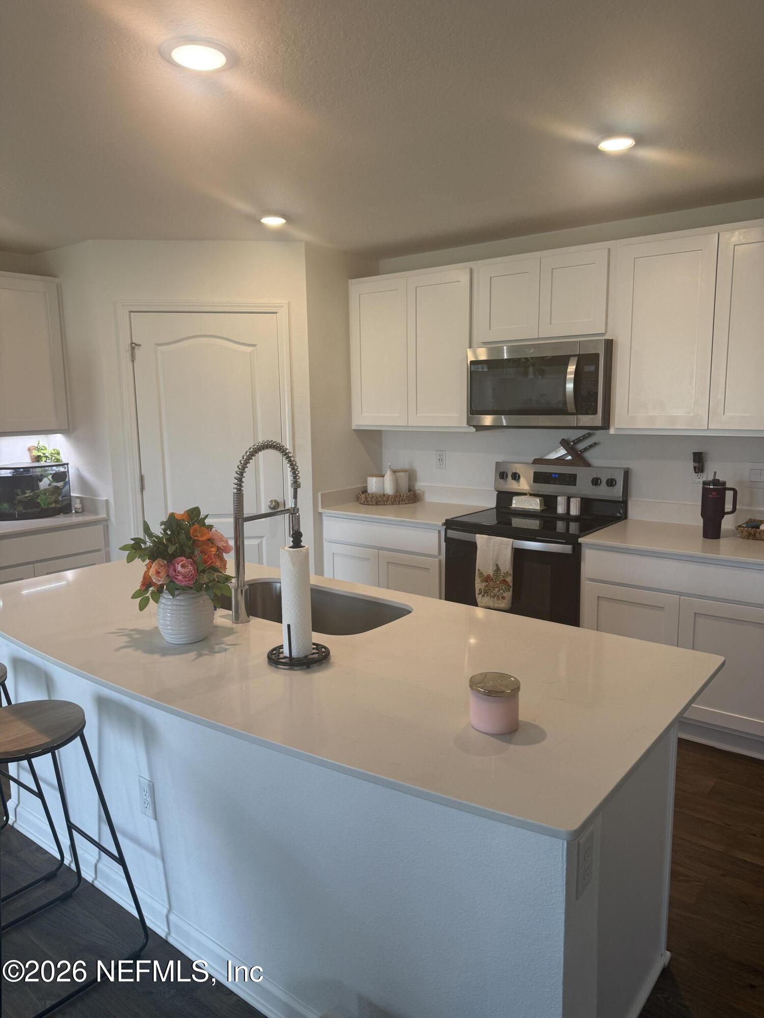 12507 RUBBER FIG Terrace