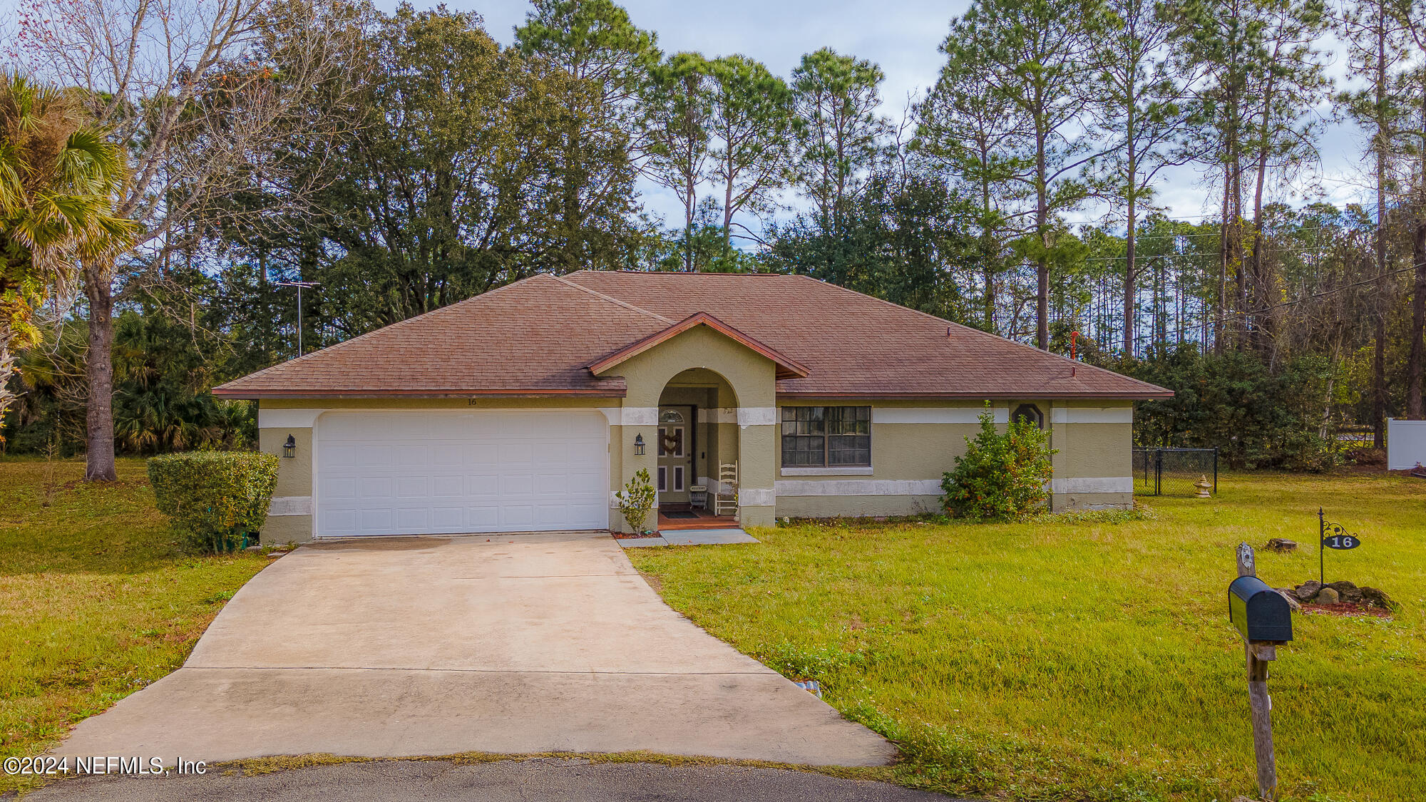 Palm Coast, FL home for sale located at 16 Wavecrest Place, Palm Coast, FL 32164
