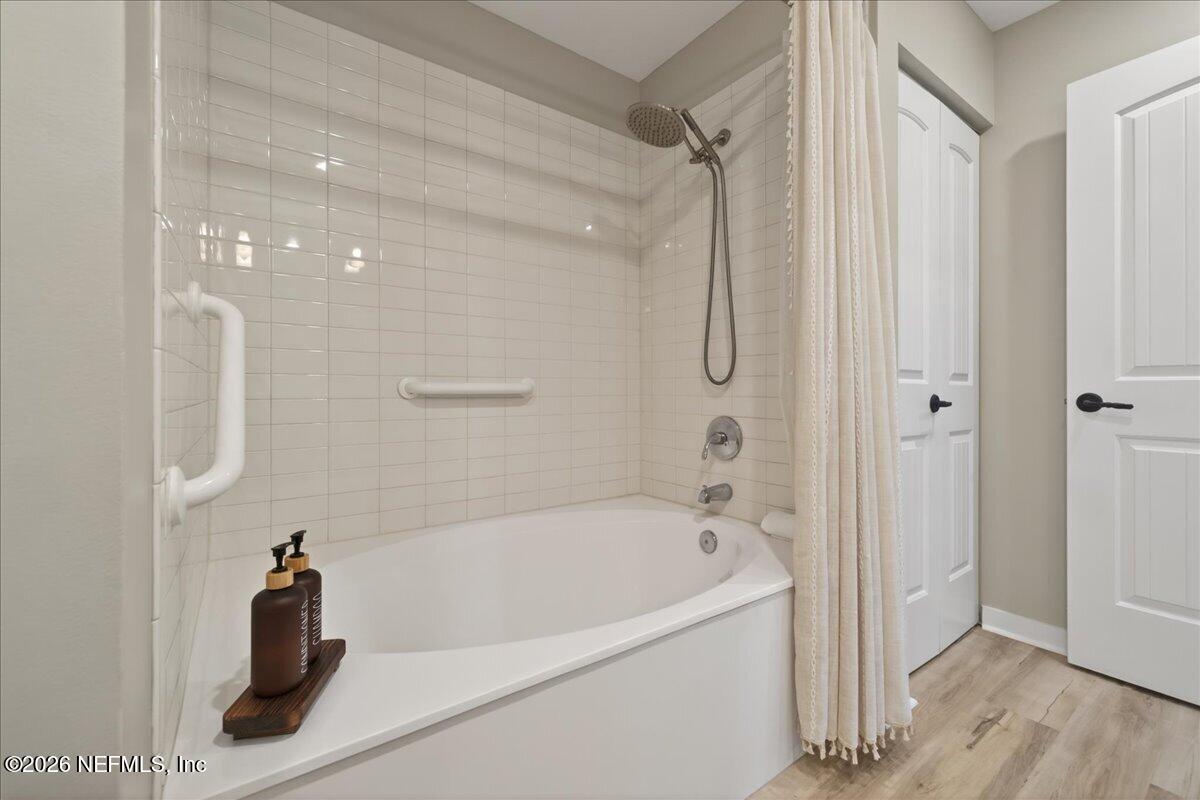 965 REGISTRY Boulevard 202