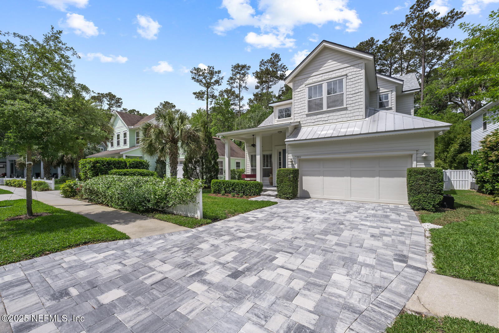 880 PARADISE Lane
