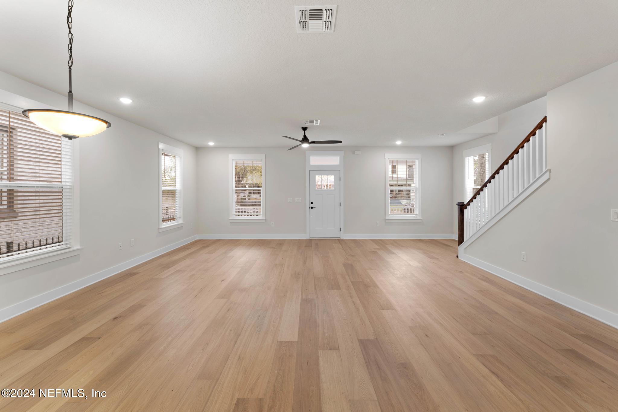 1952 HUBBARD Street