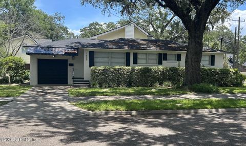 Photo of 1655 CHALLEN Avenue, Jacksonville, FL 32205 (MLS # 2152904)