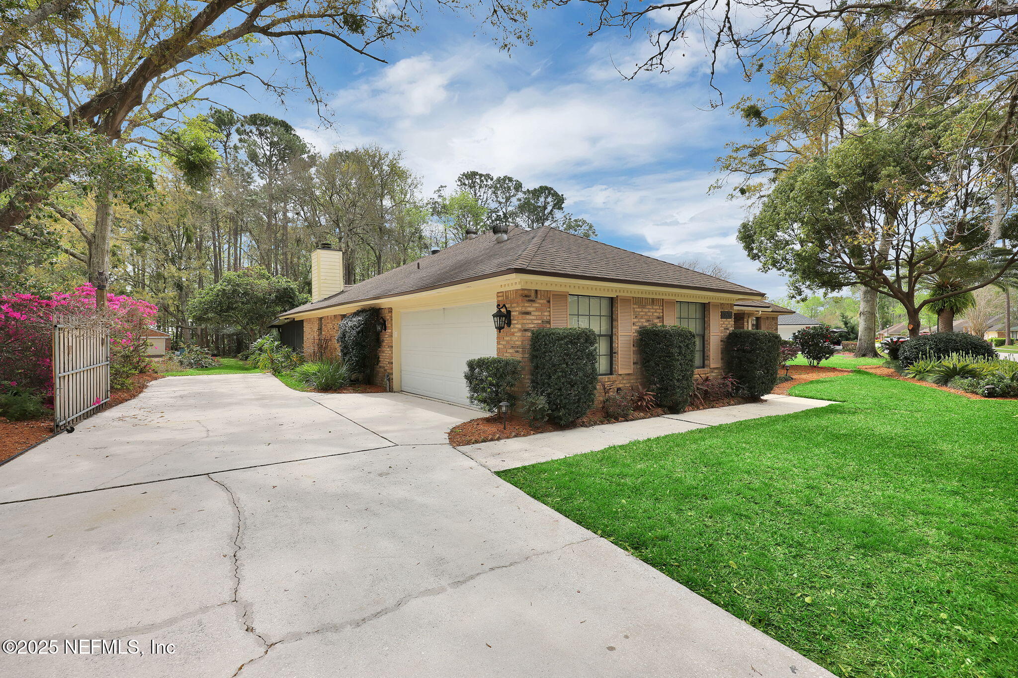 13975 ATHENS Drive