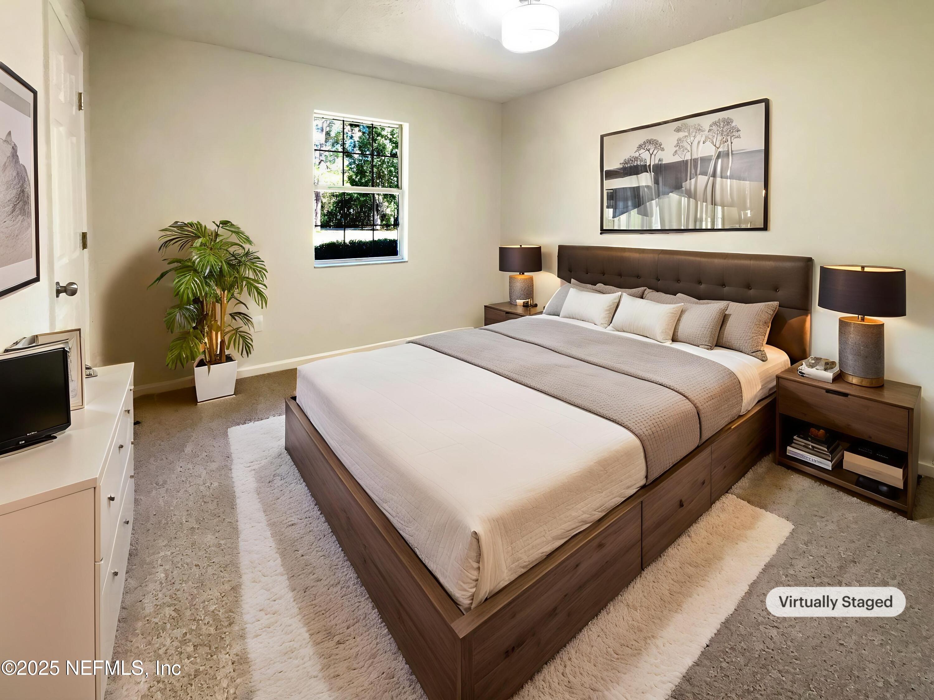 44277 WOODLAND Circle