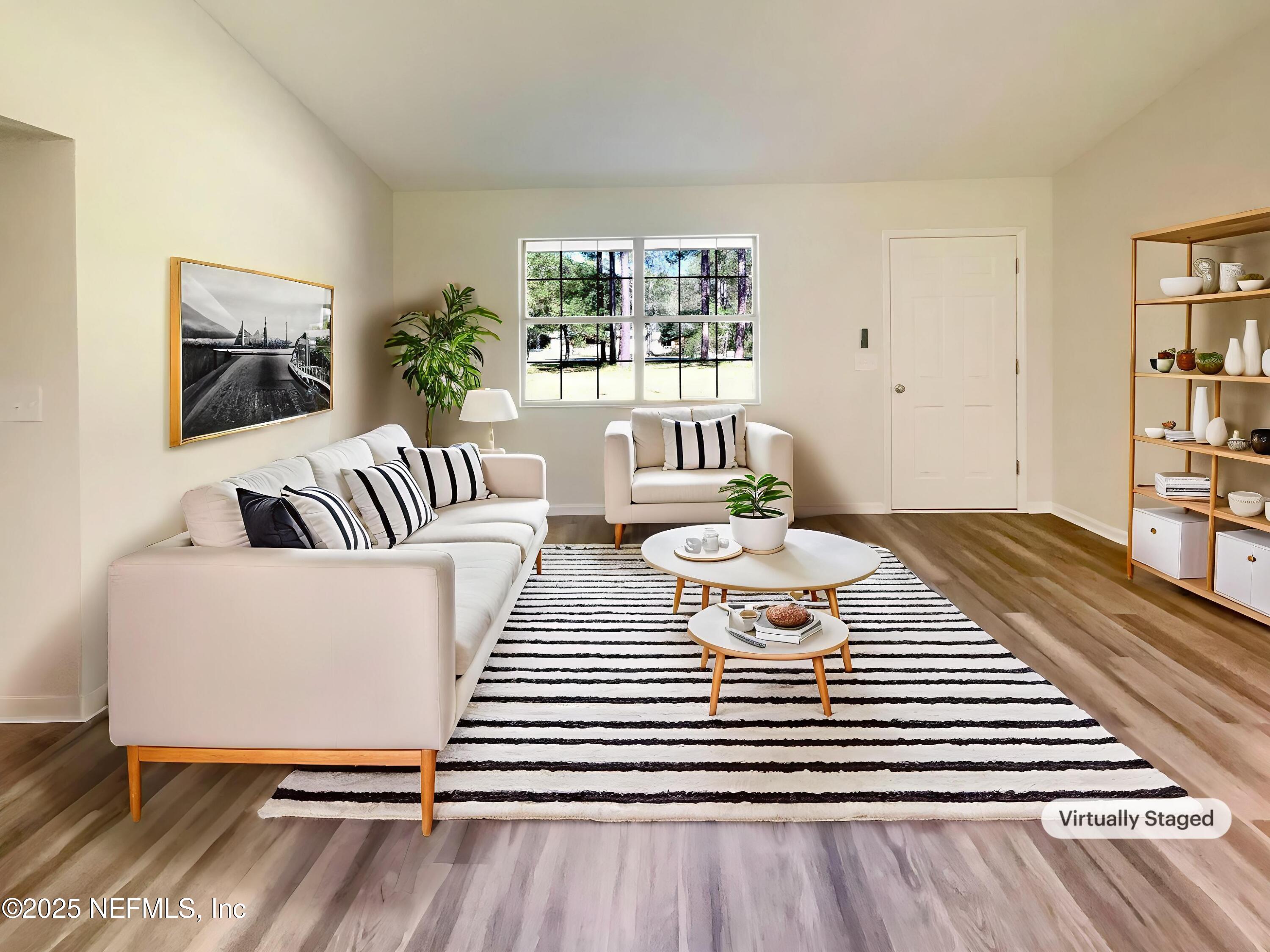 44277 WOODLAND Circle