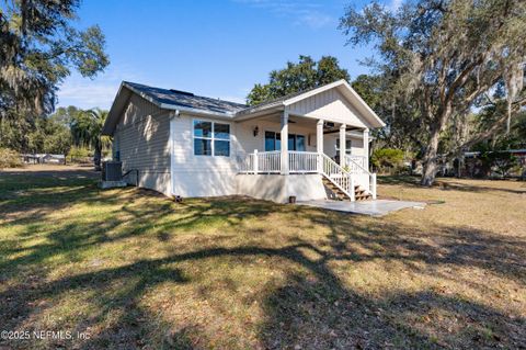 A home in Interlachen