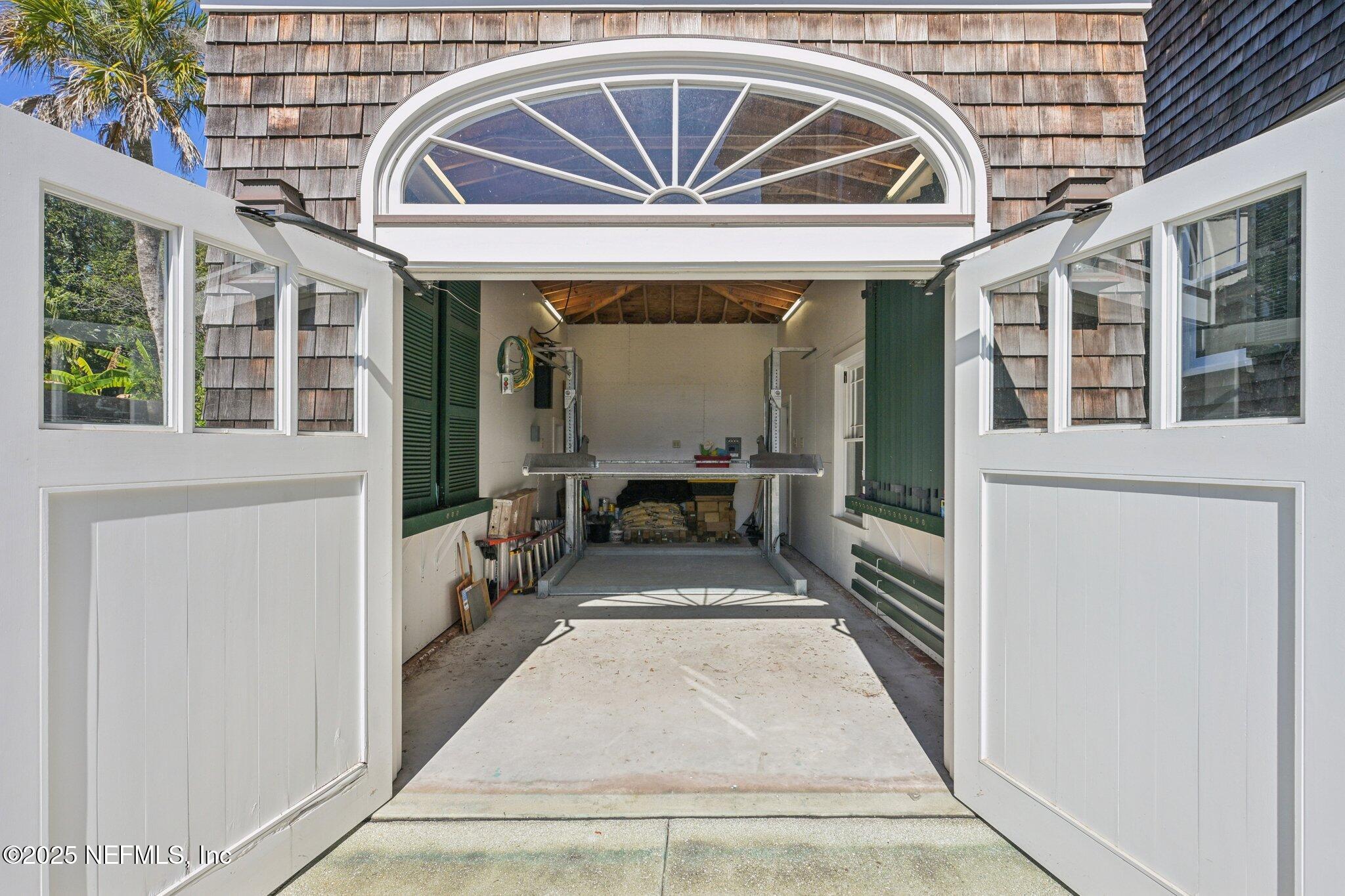 178 AVENIDA MENENDEZ