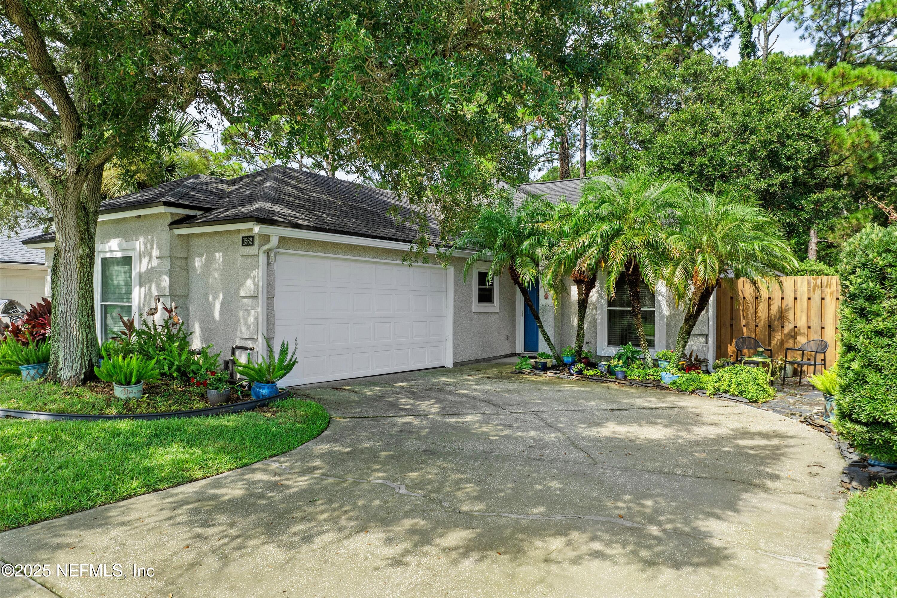 1562 LINKSIDE Drive