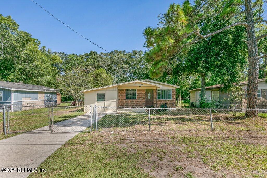 7323 MELVIN Circle N