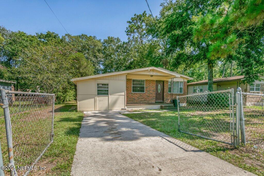7323 MELVIN Circle N