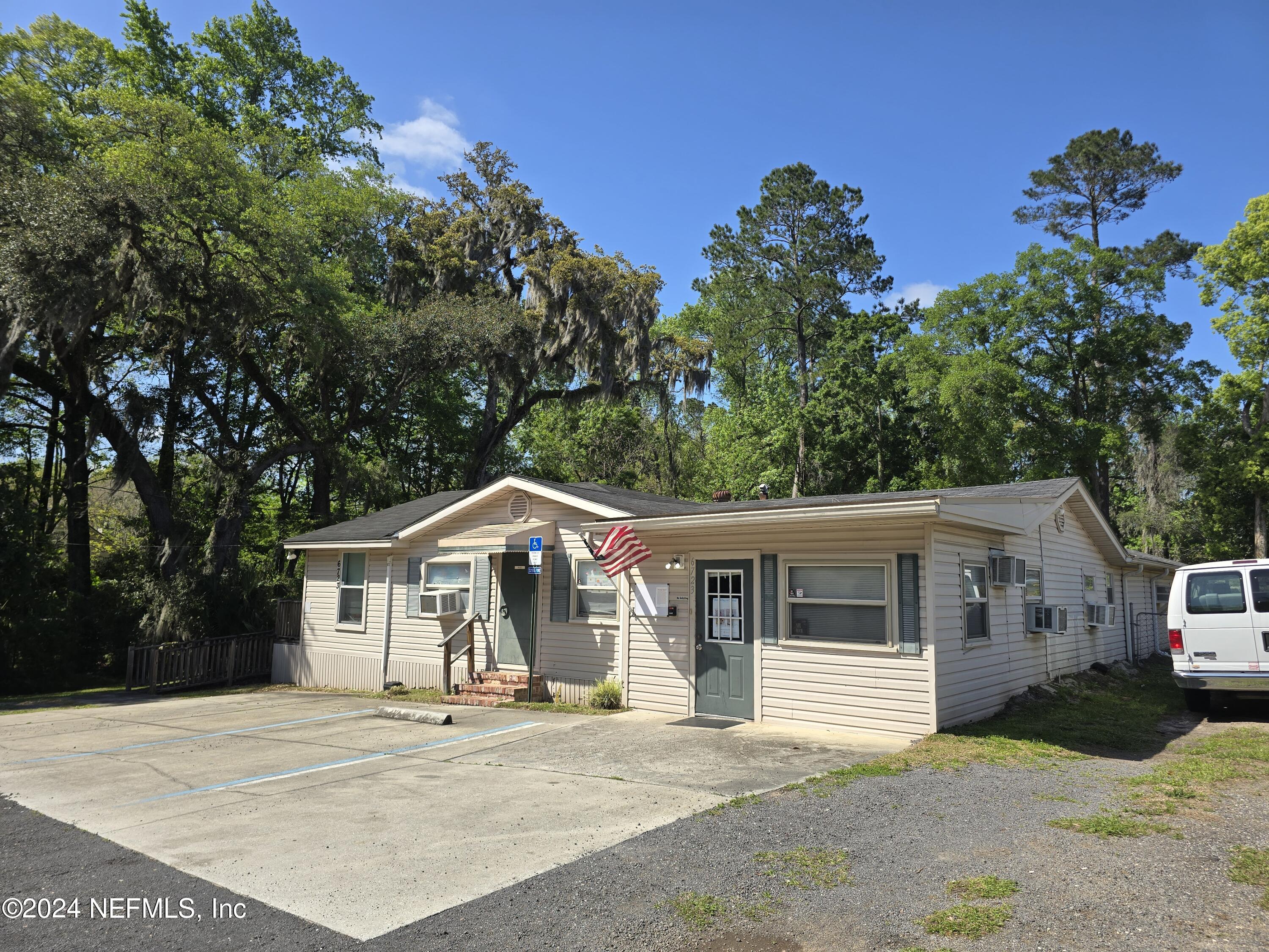 Jacksonville, FL home for sale located at 6723 GOLFVIEW Street, Jacksonville, FL 32210