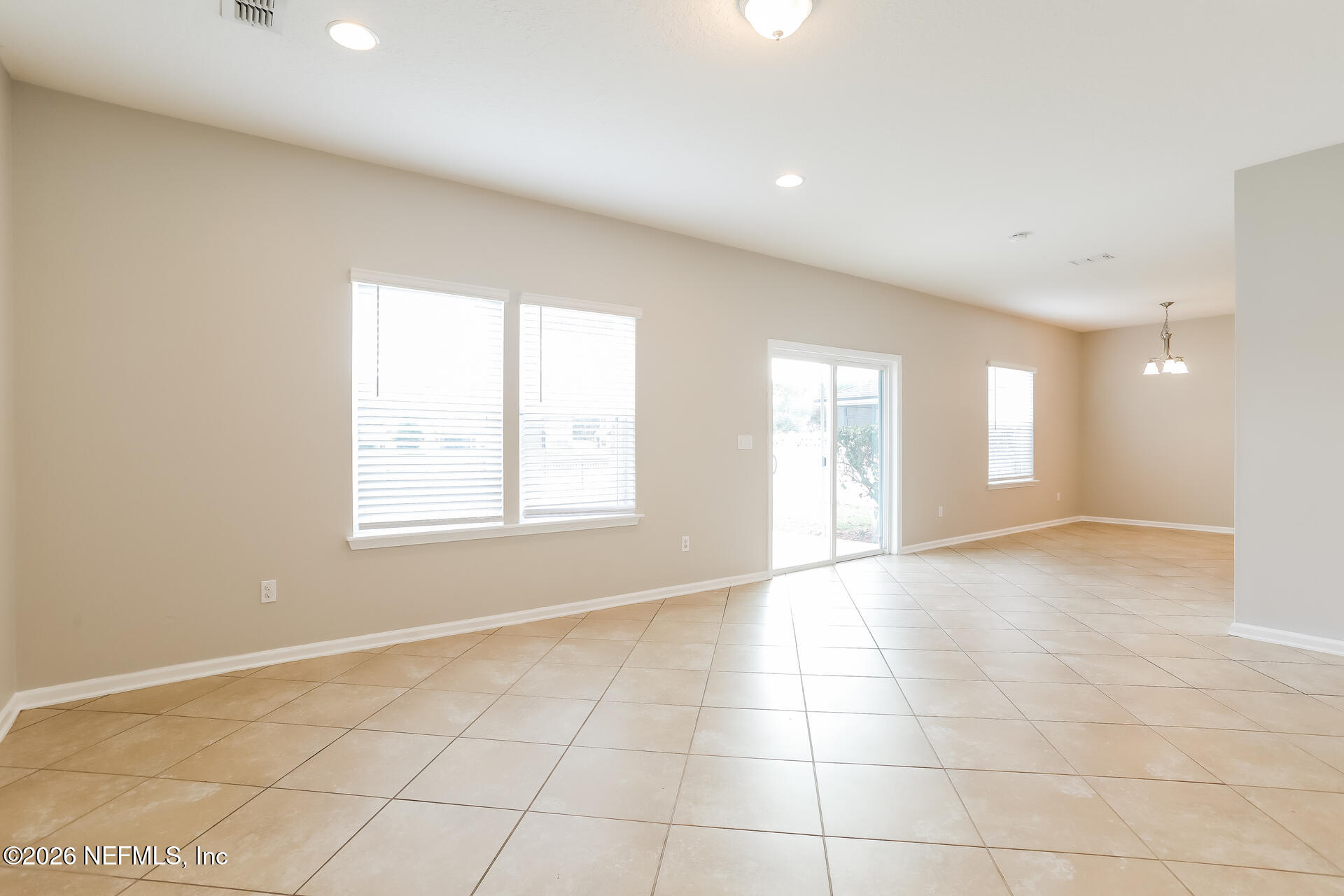 574 GLENDALE Lane