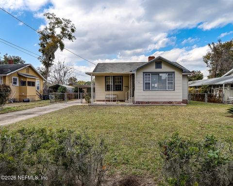 Photo of 7128 LUCKY Drive W, Jacksonville, FL 32208 (MLS # 2128397)