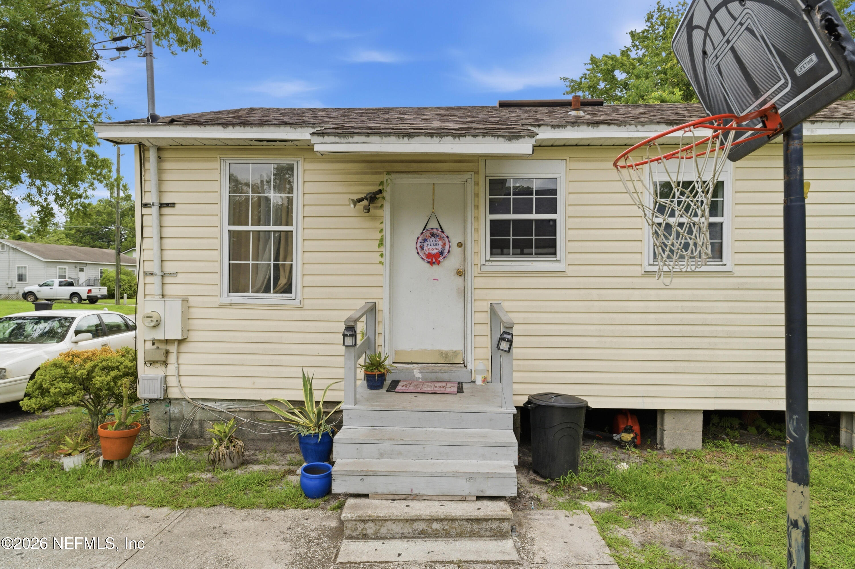 4815 LOUISA Terrace