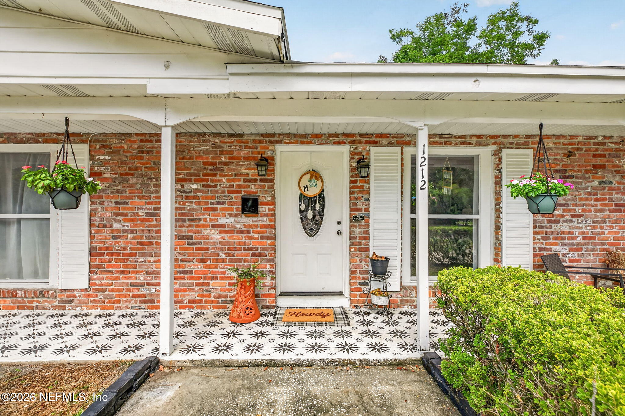1212 CRESTFIELD Road