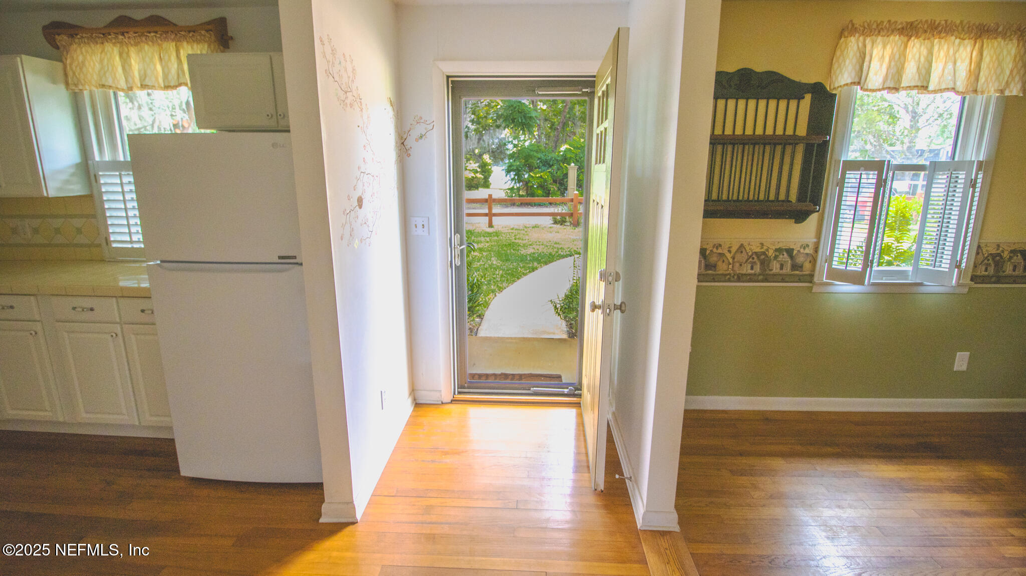 7915 BREEZY POINT Road W