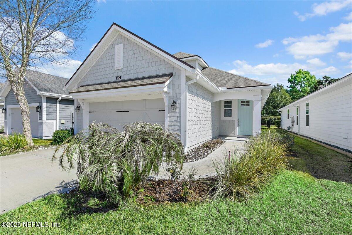 192 VISTA LAKE Circle