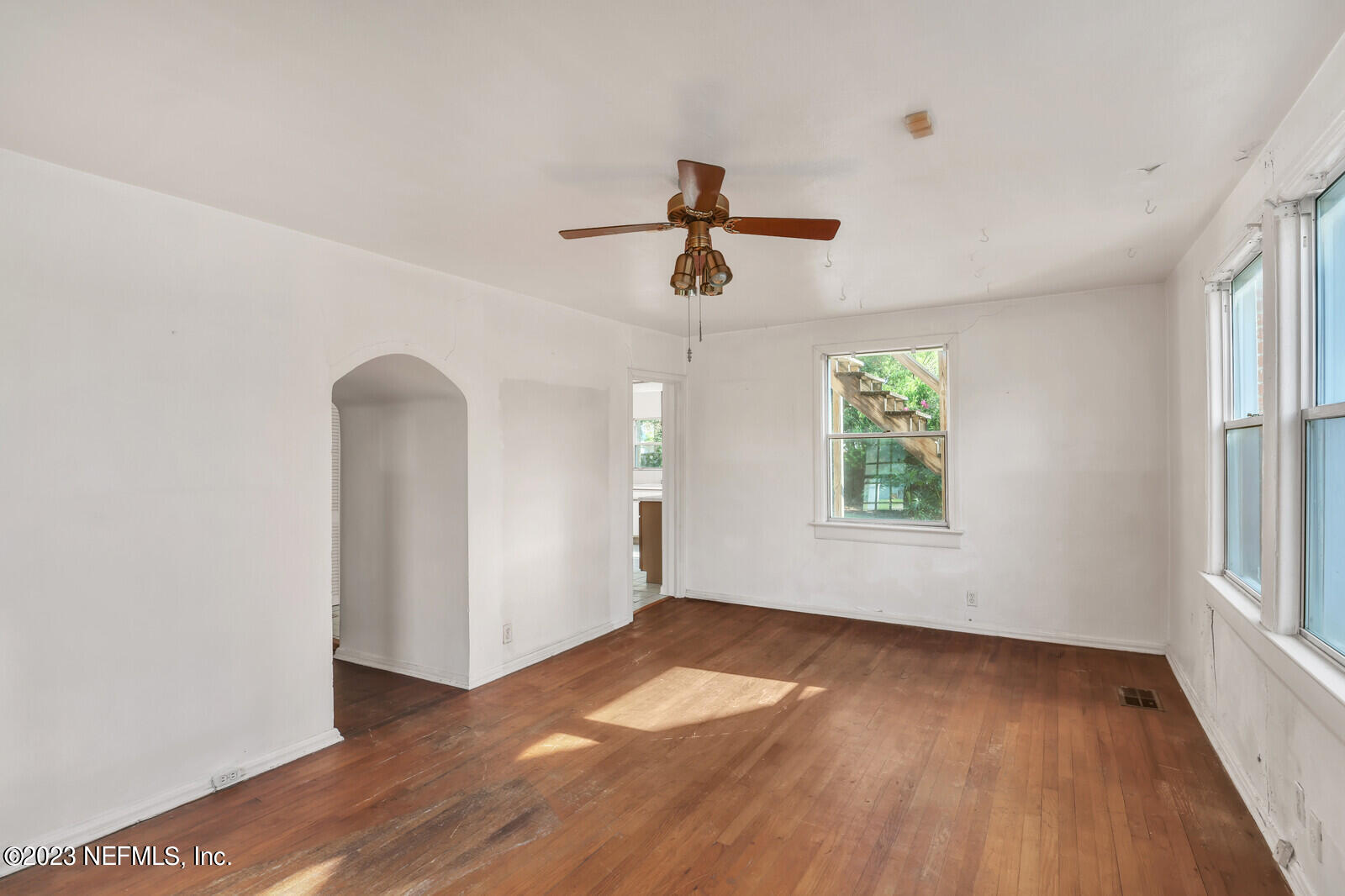 Neptune Beach, Florida 32266, United States, ,Residential,Pending,72286