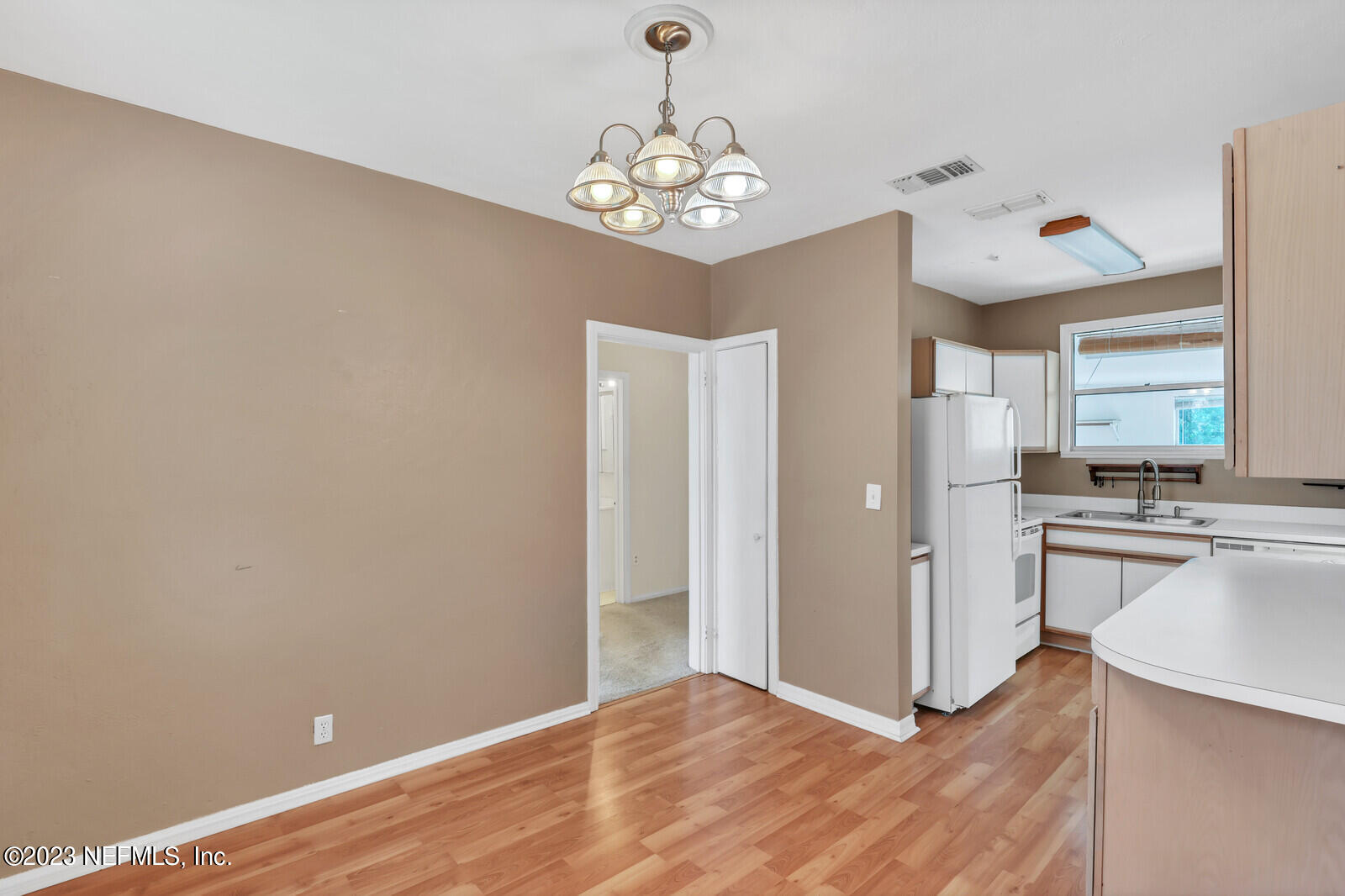 Neptune Beach, Florida 32266, United States, ,Residential,Pending,72286