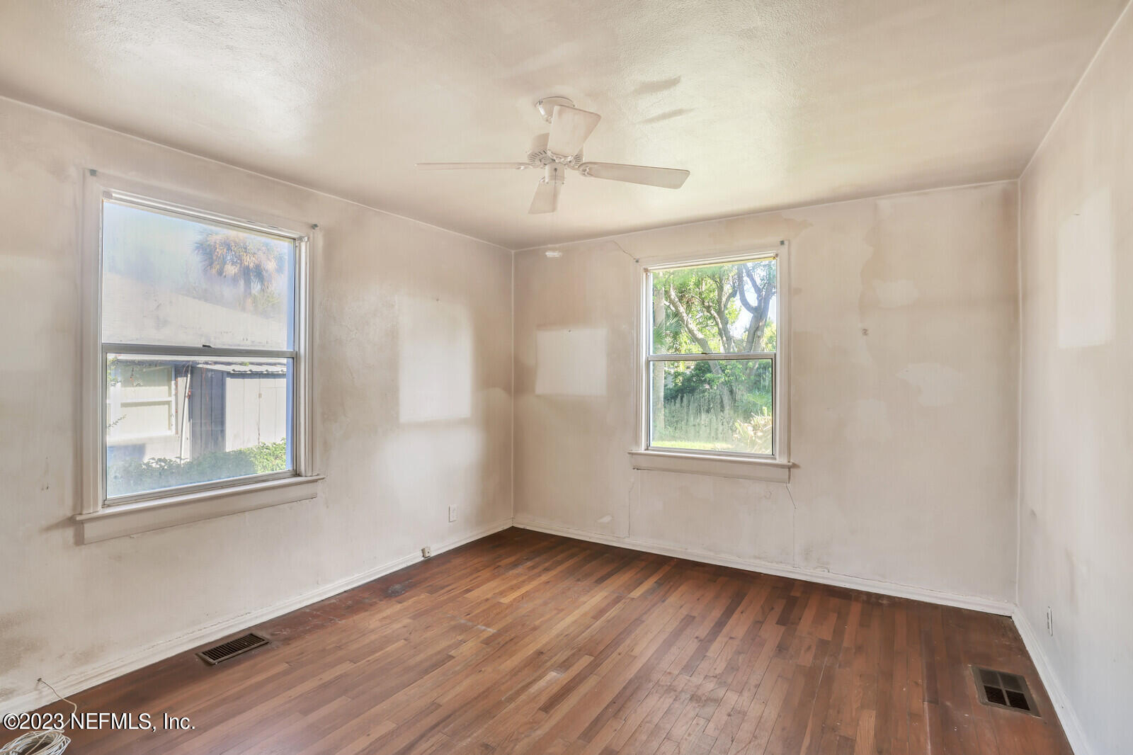 Neptune Beach, Florida 32266, United States, ,Residential,Pending,72286